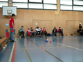 Sigi (ganz links) vom Team 
						"Boccia Wien" beim Werfen.